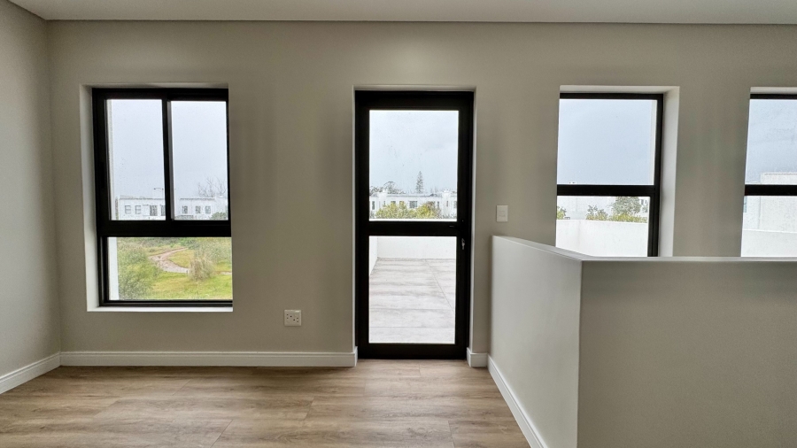 4 Bedroom Property for Sale in Croydon Gardens Estate Western Cape
